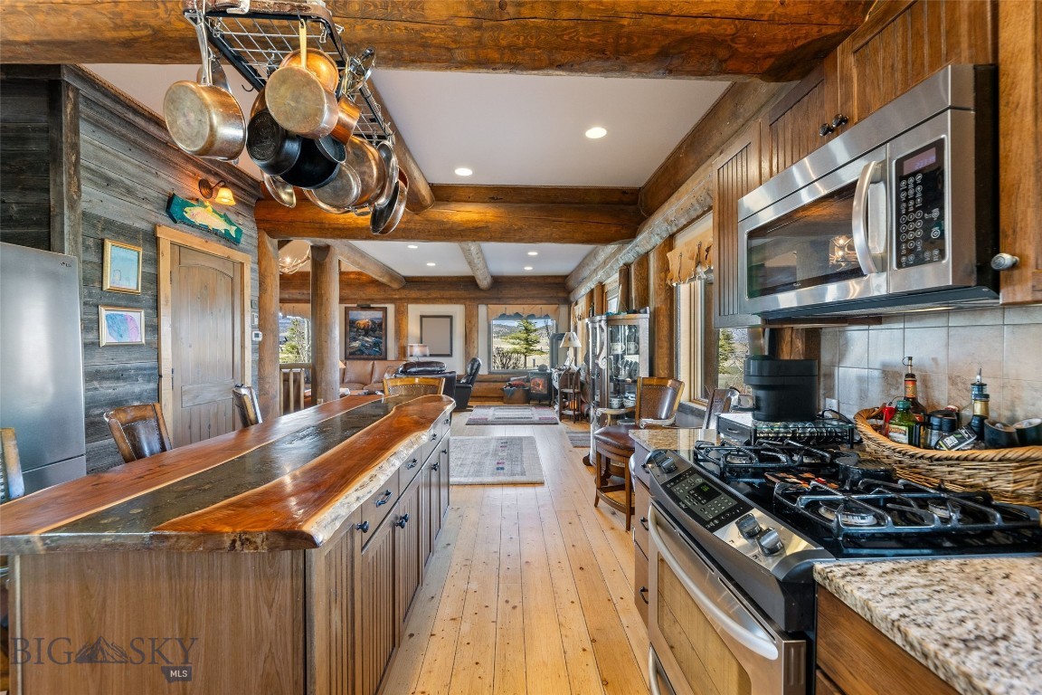 6 Browtine Ln