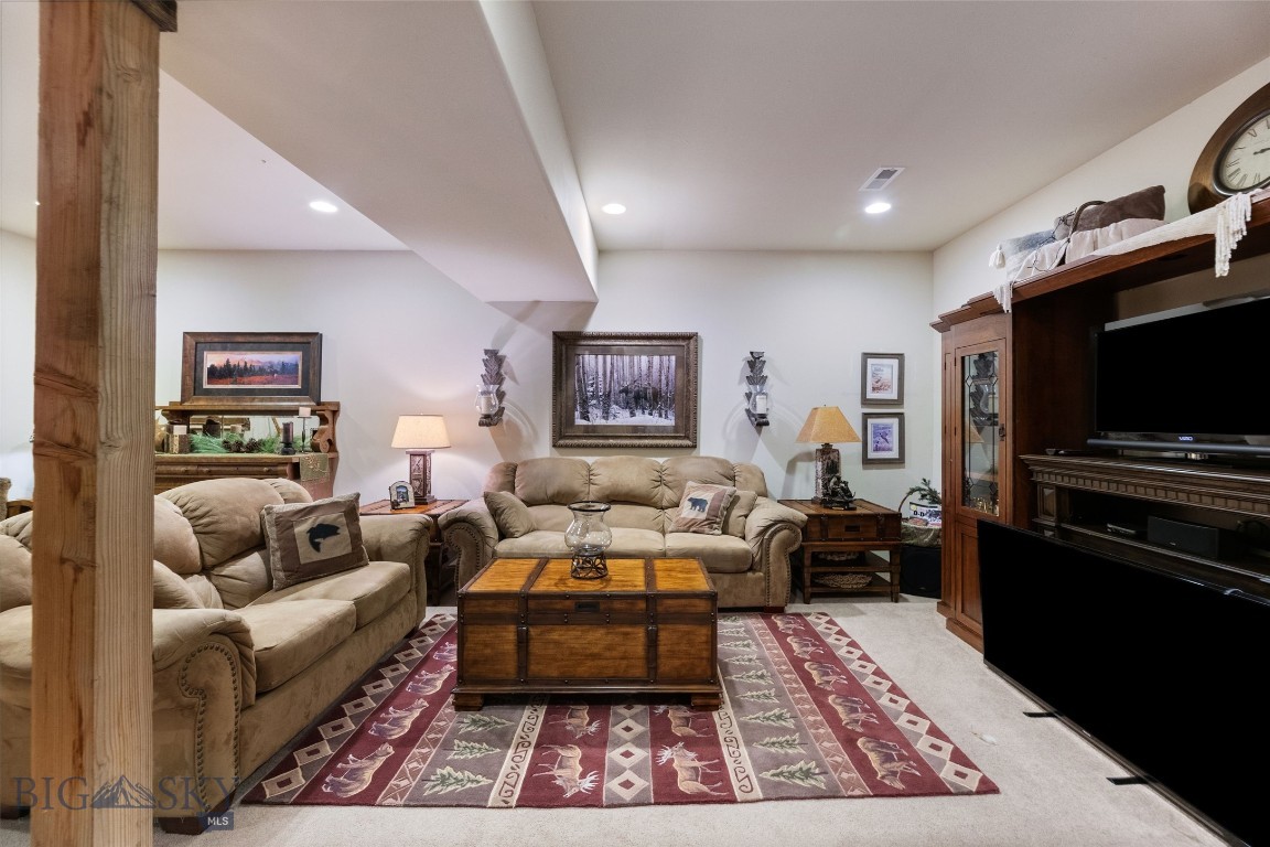6 Browtine Ln