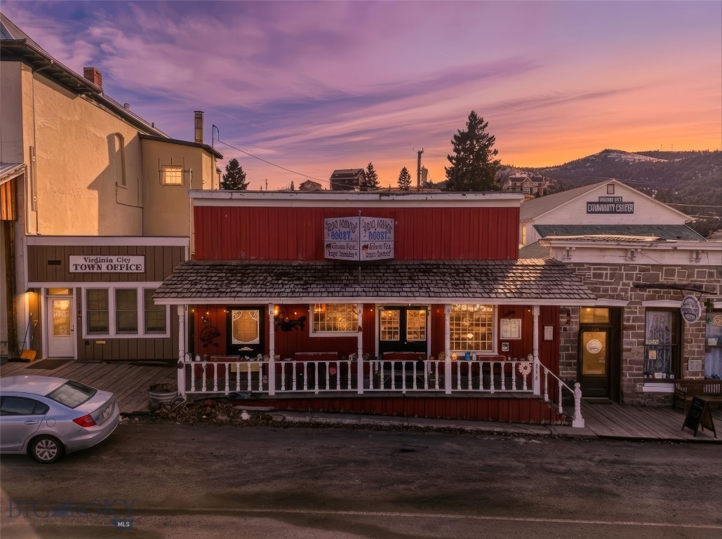 118 & 118 1/2 W Wallace Street