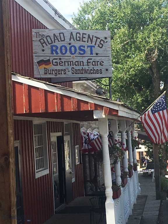 118 & 118 1/2 W Wallace Street