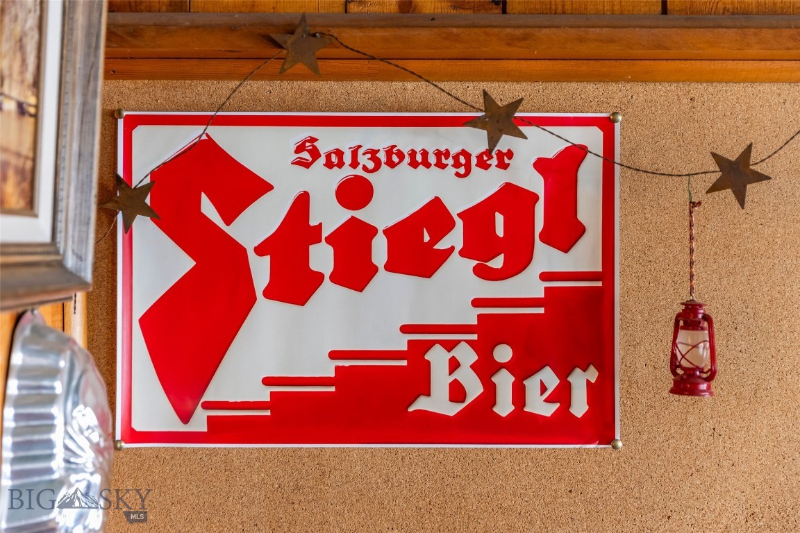 118 & 118 1/2 W Wallace Street