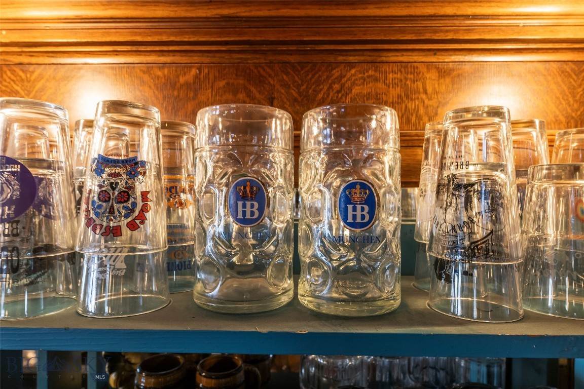 118 & 118 1/2 W Wallace Street