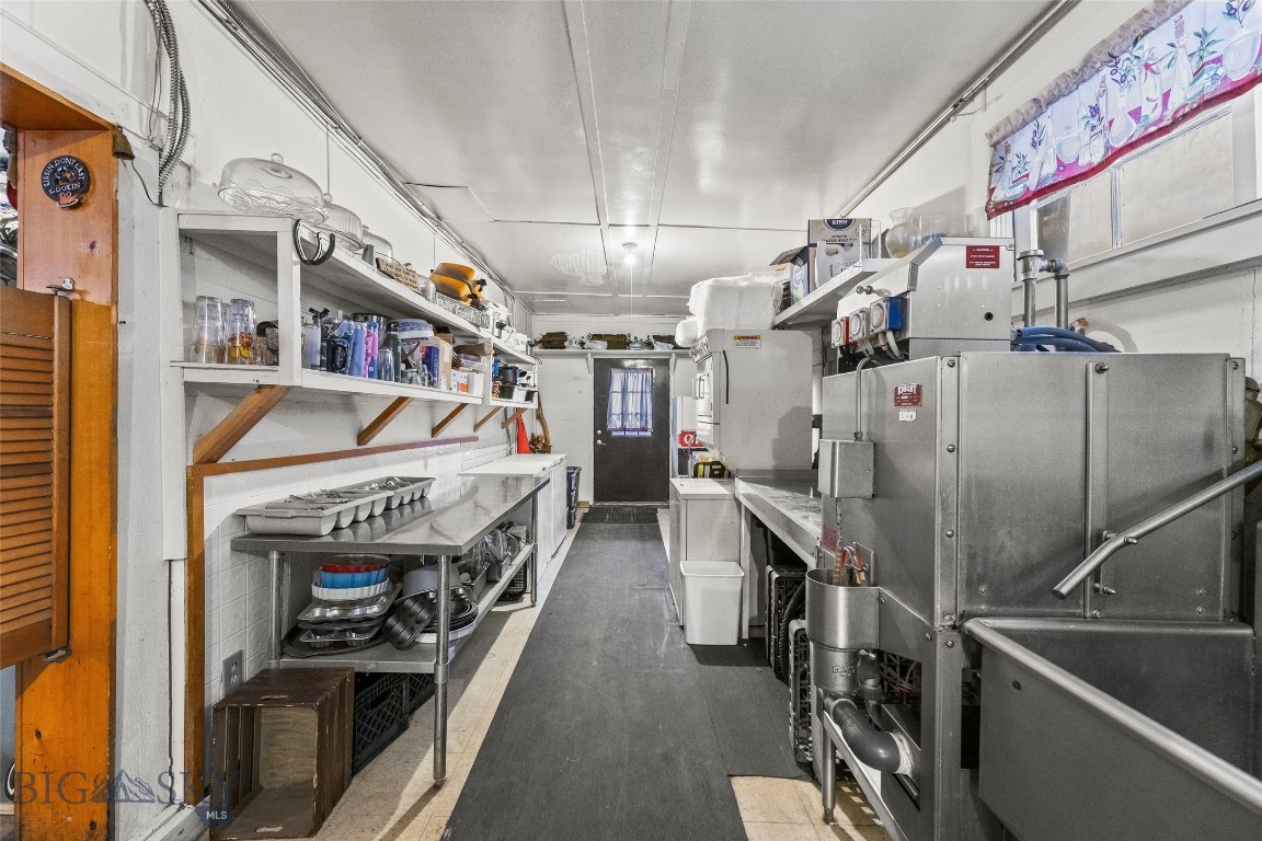 118 & 118 1/2 W Wallace Street