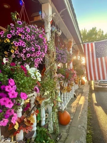 118 & 118 1/2 W Wallace Street