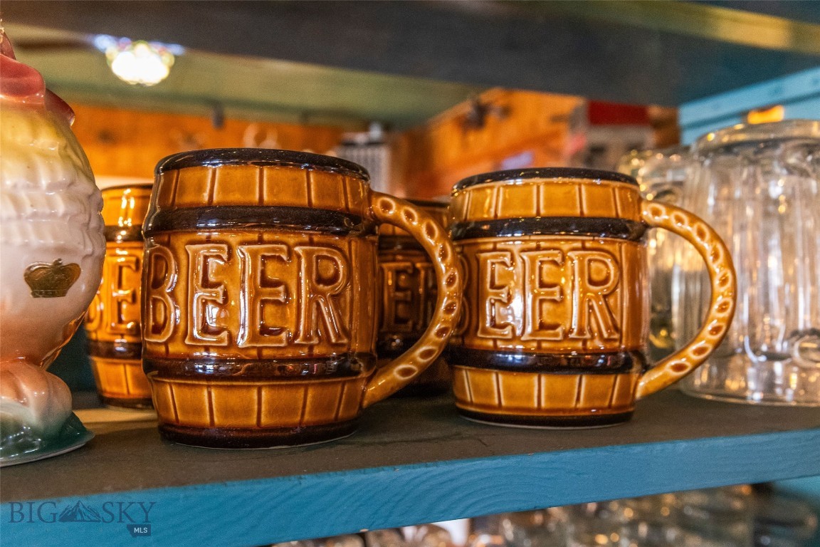 118 & 118 1/2 W Wallace Street