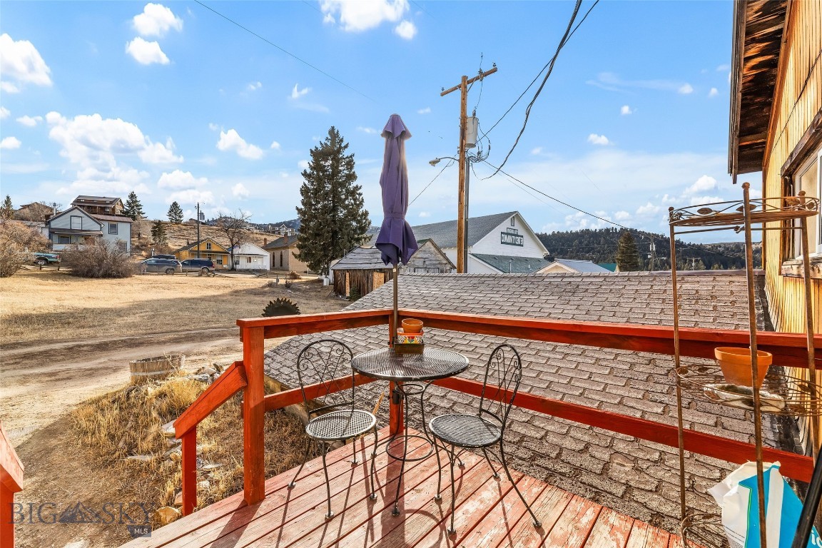 118 & 118 1/2 W Wallace Street