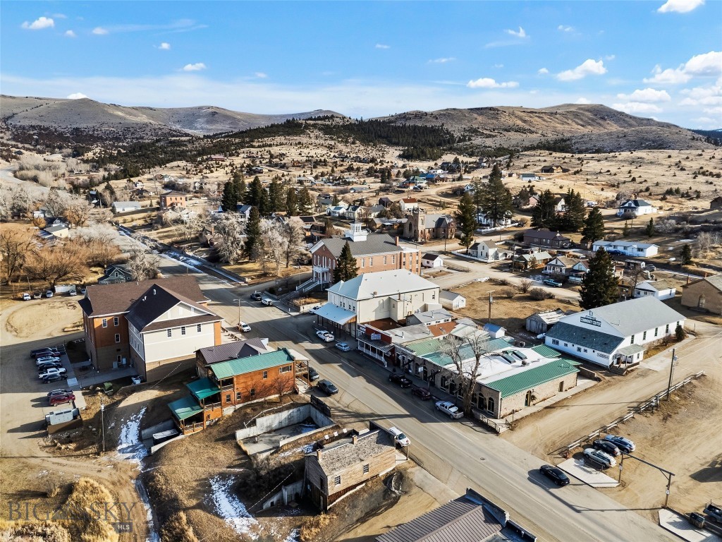 118 & 118 1/2 W Wallace Street