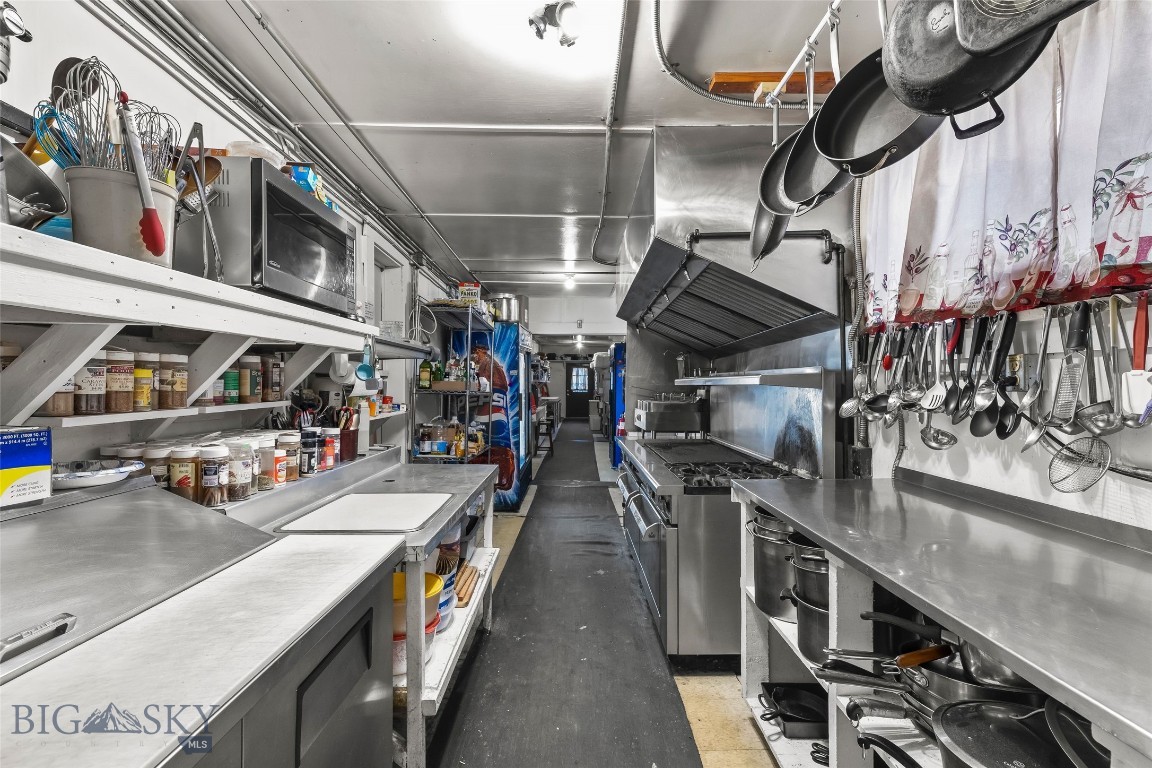 118 & 118 1/2 W Wallace Street