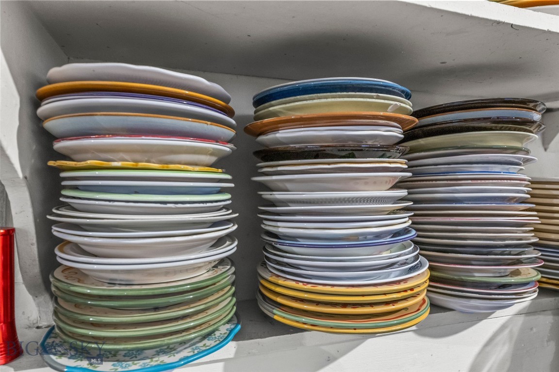 118 & 118 1/2 W Wallace Street