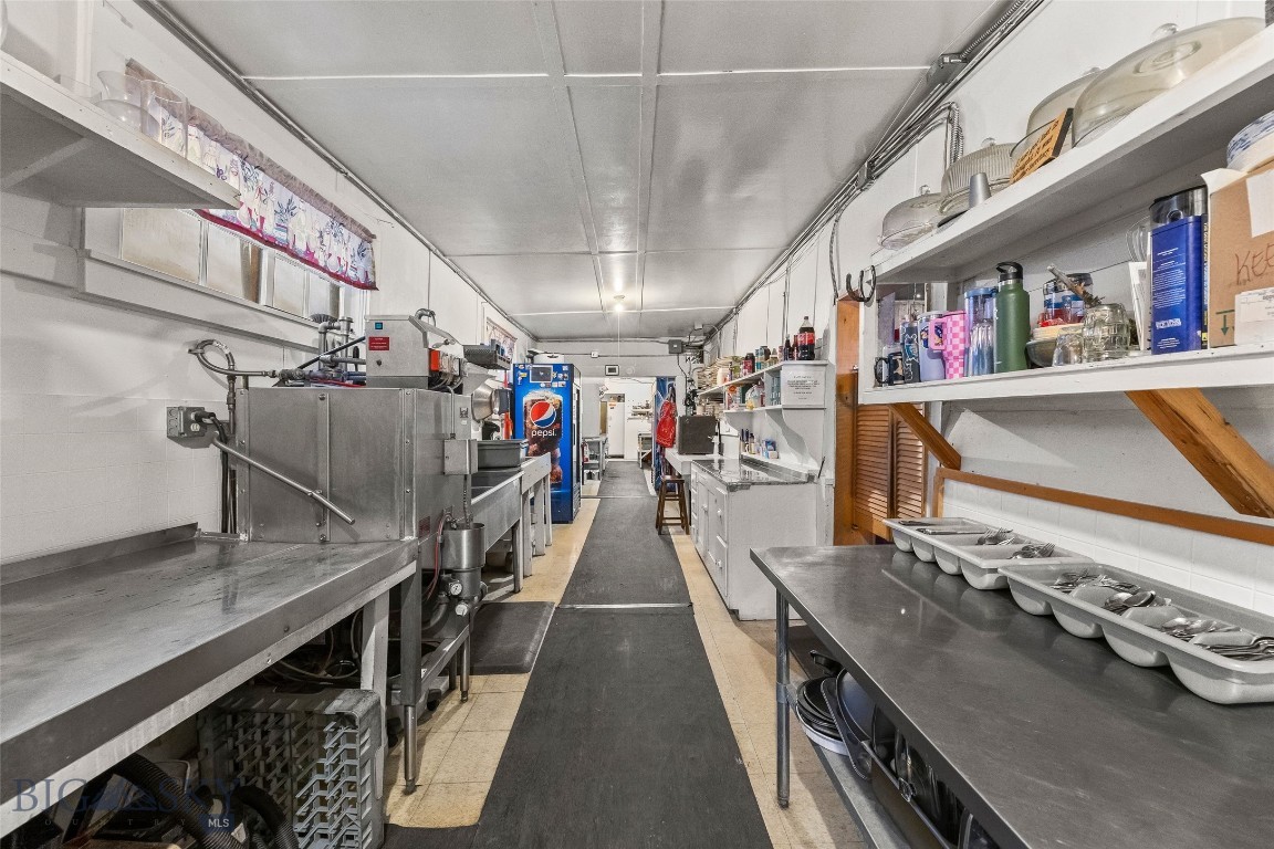 118 & 118 1/2 W Wallace Street