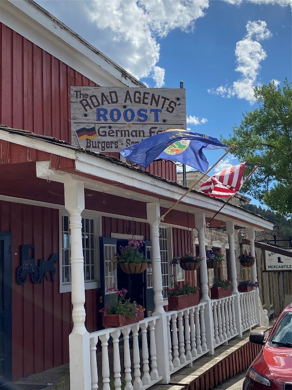 118 & 118 1/2 W Wallace Street