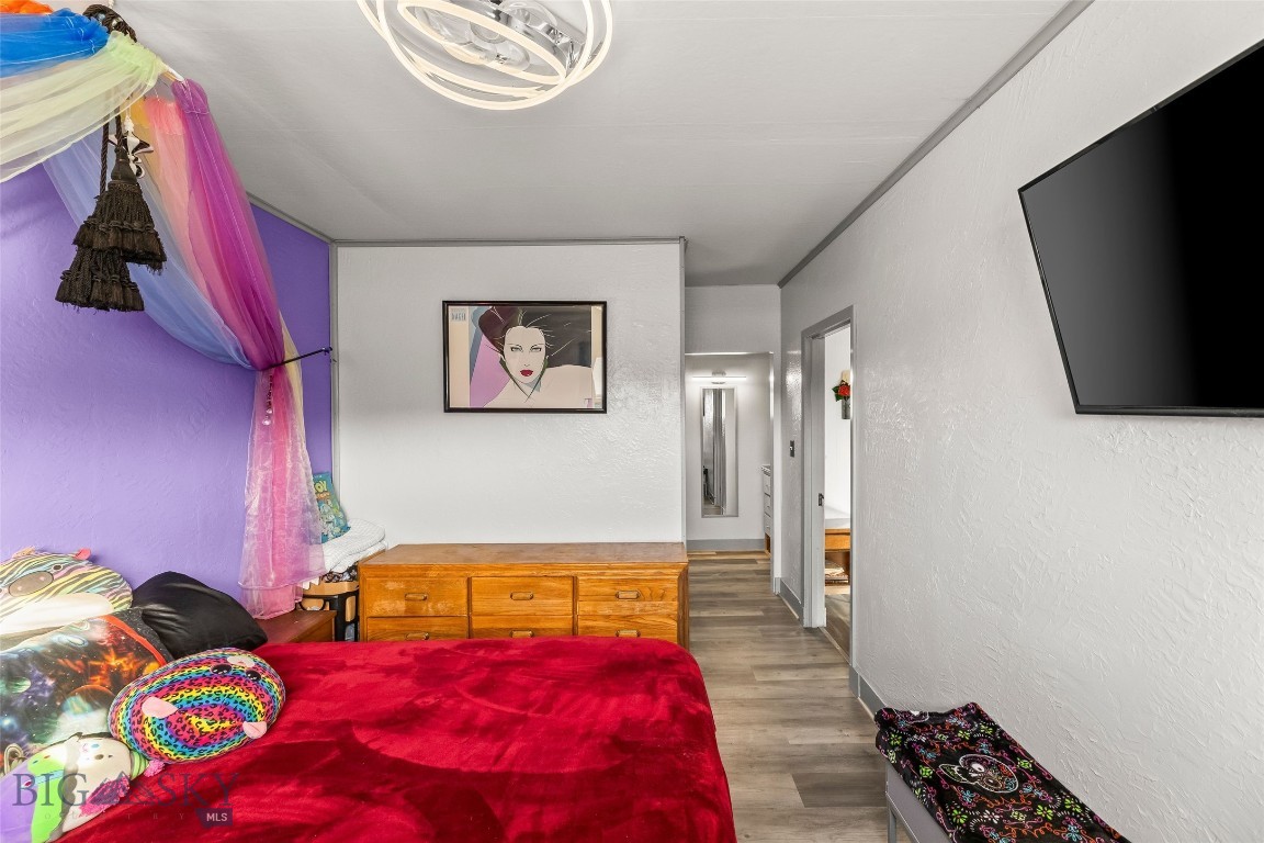 118 & 118 1/2 W Wallace Street