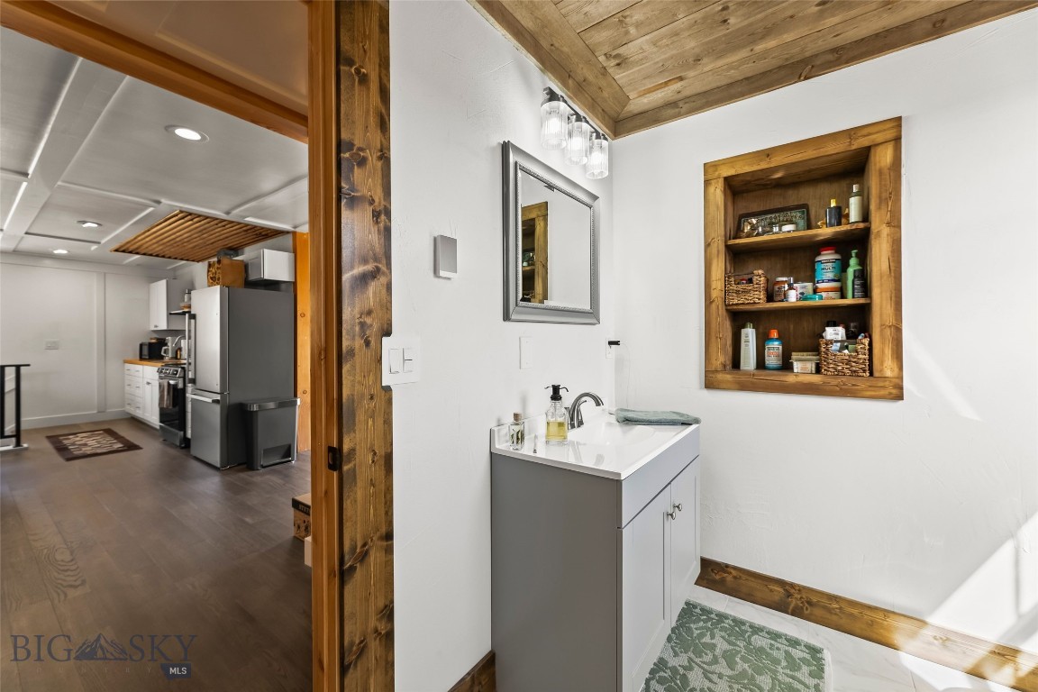 108 Deerfoot Trail