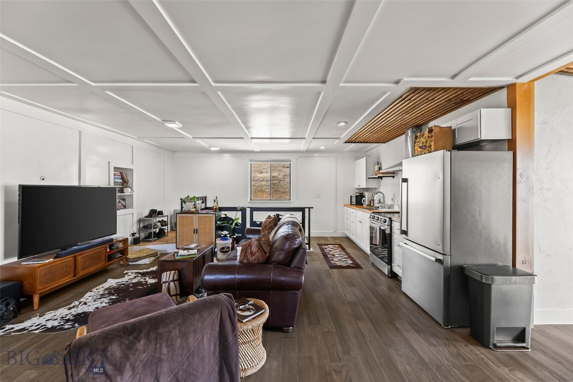 108 Deerfoot Trail
