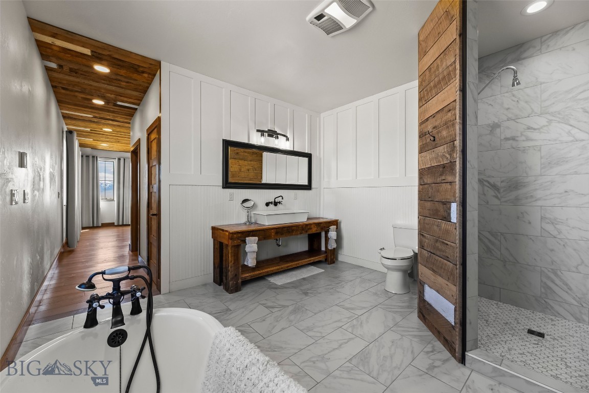 108 Deerfoot Trail