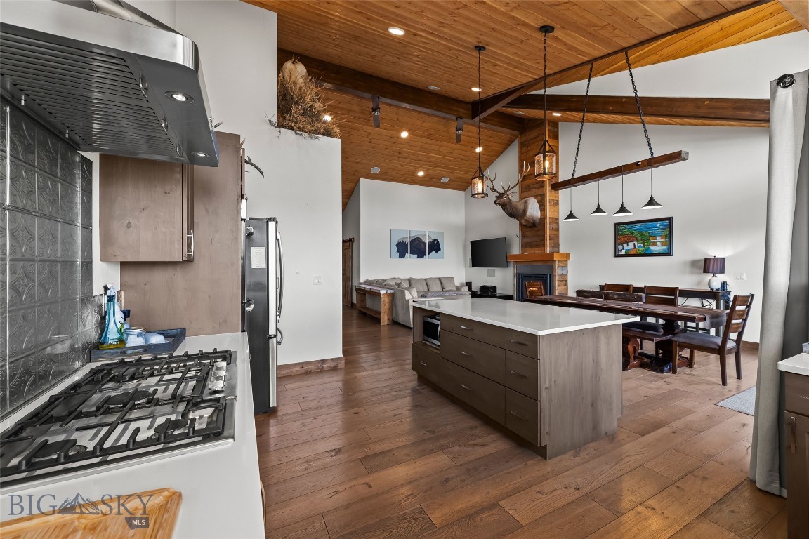 108 Deerfoot Trail