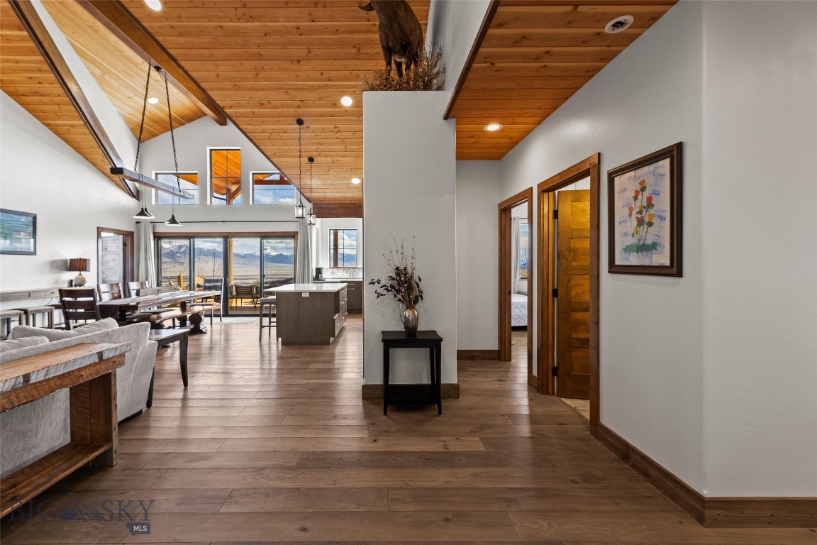 108 Deerfoot Trail