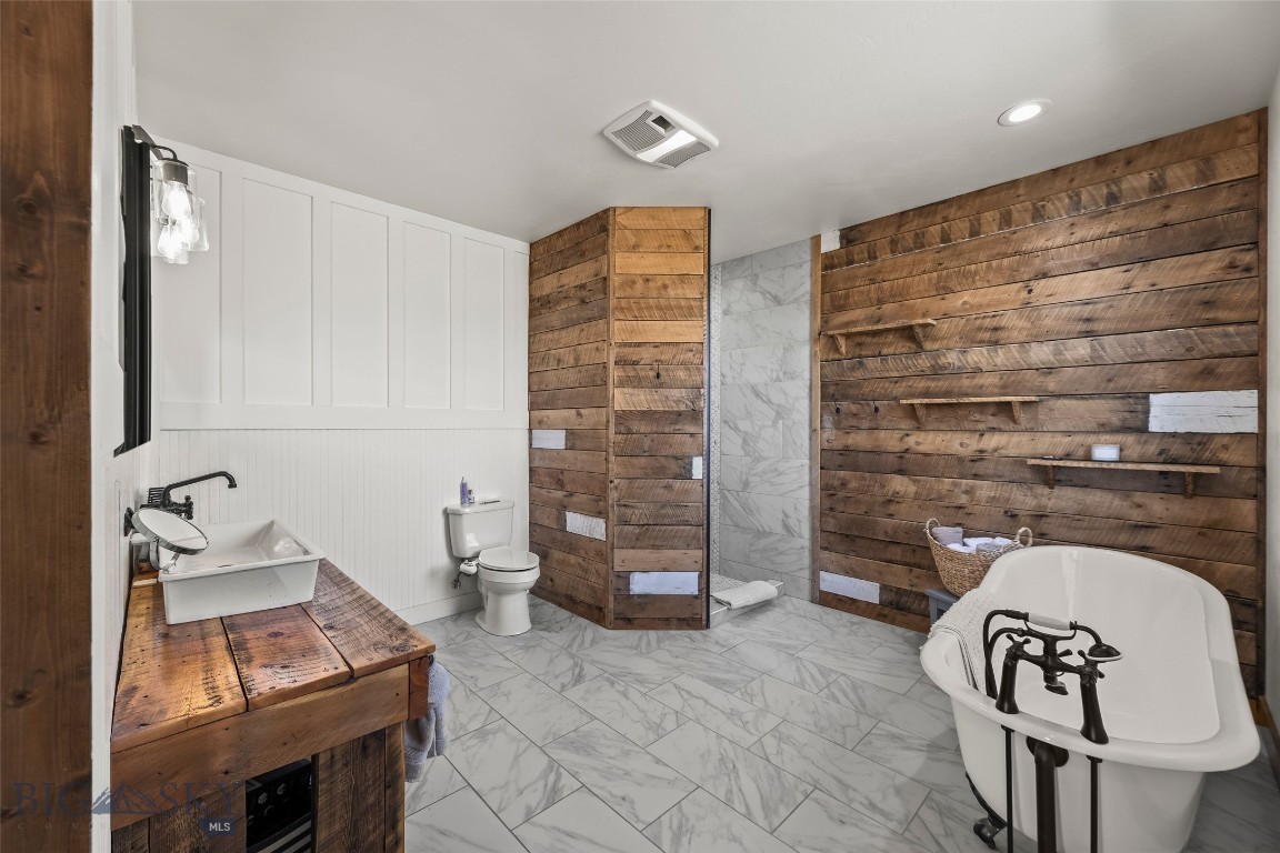 108 Deerfoot Trail