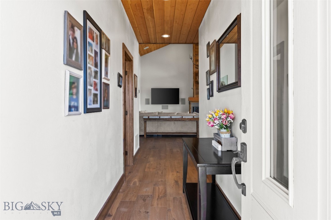 108 Deerfoot Trail