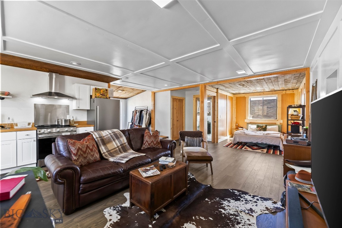 108 Deerfoot Trail