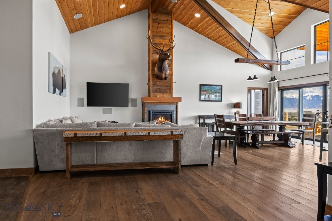 108 Deerfoot Trail