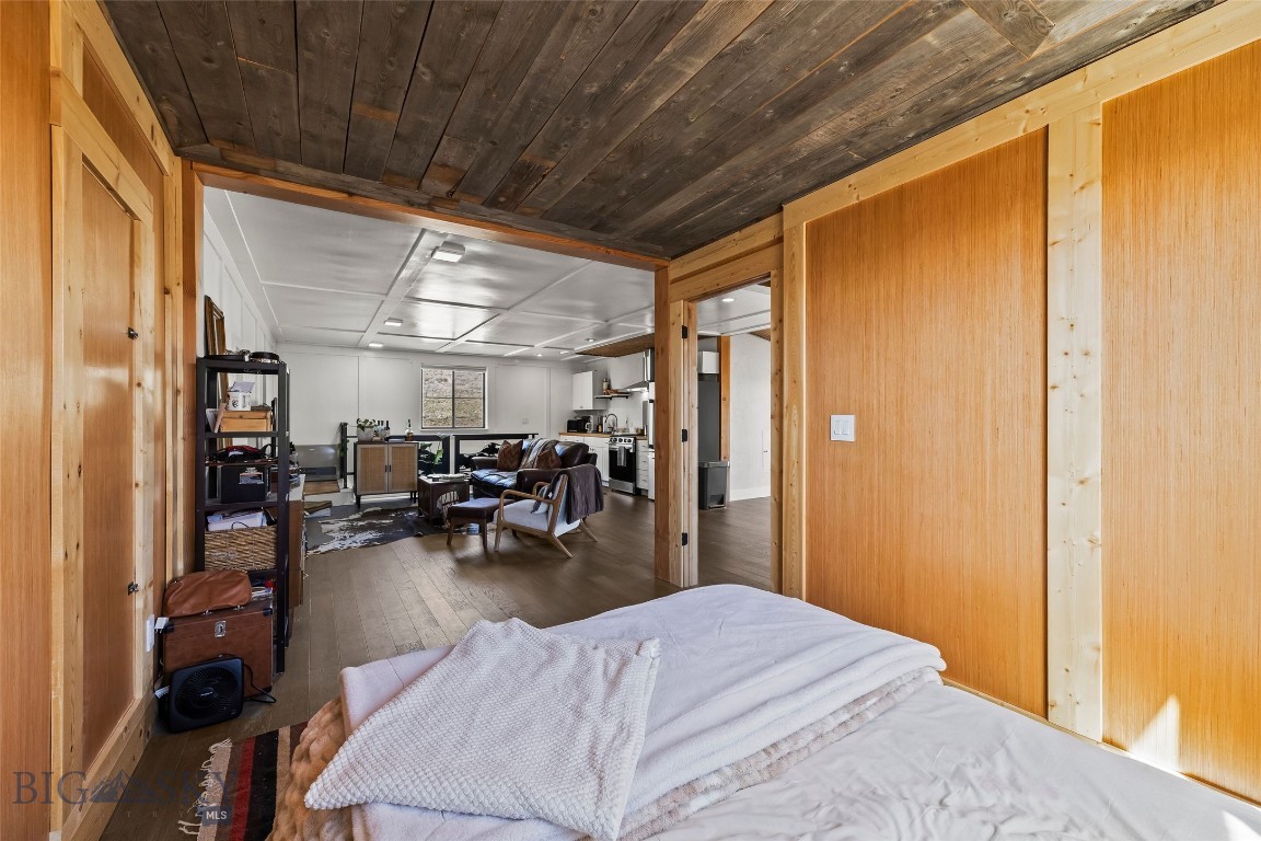 108 Deerfoot Trail