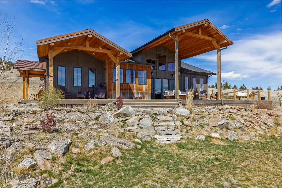 108 Deerfoot Trail