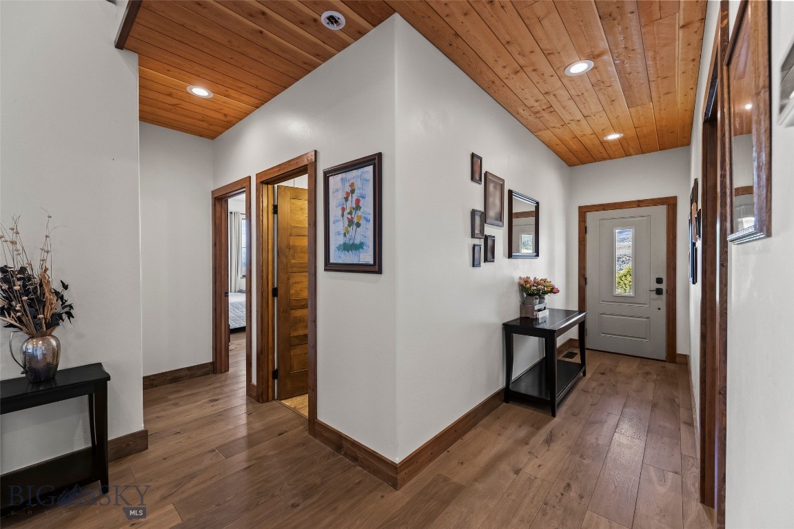 108 Deerfoot Trail