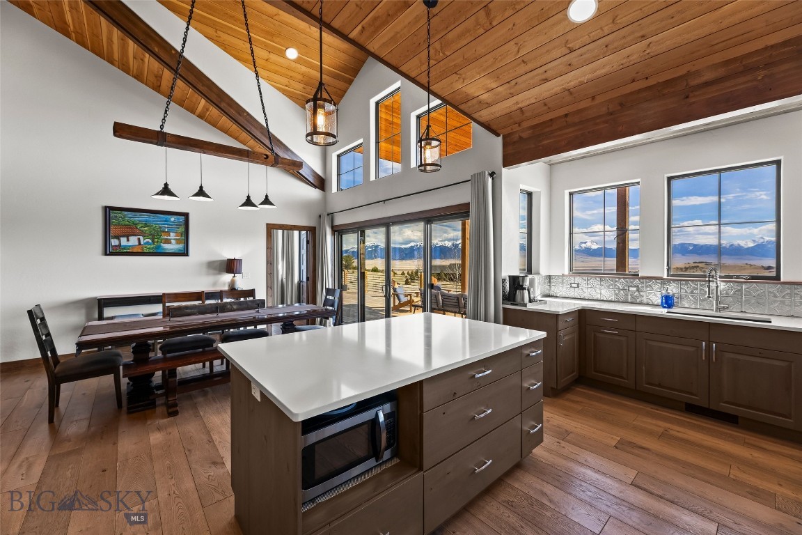 108 Deerfoot Trail