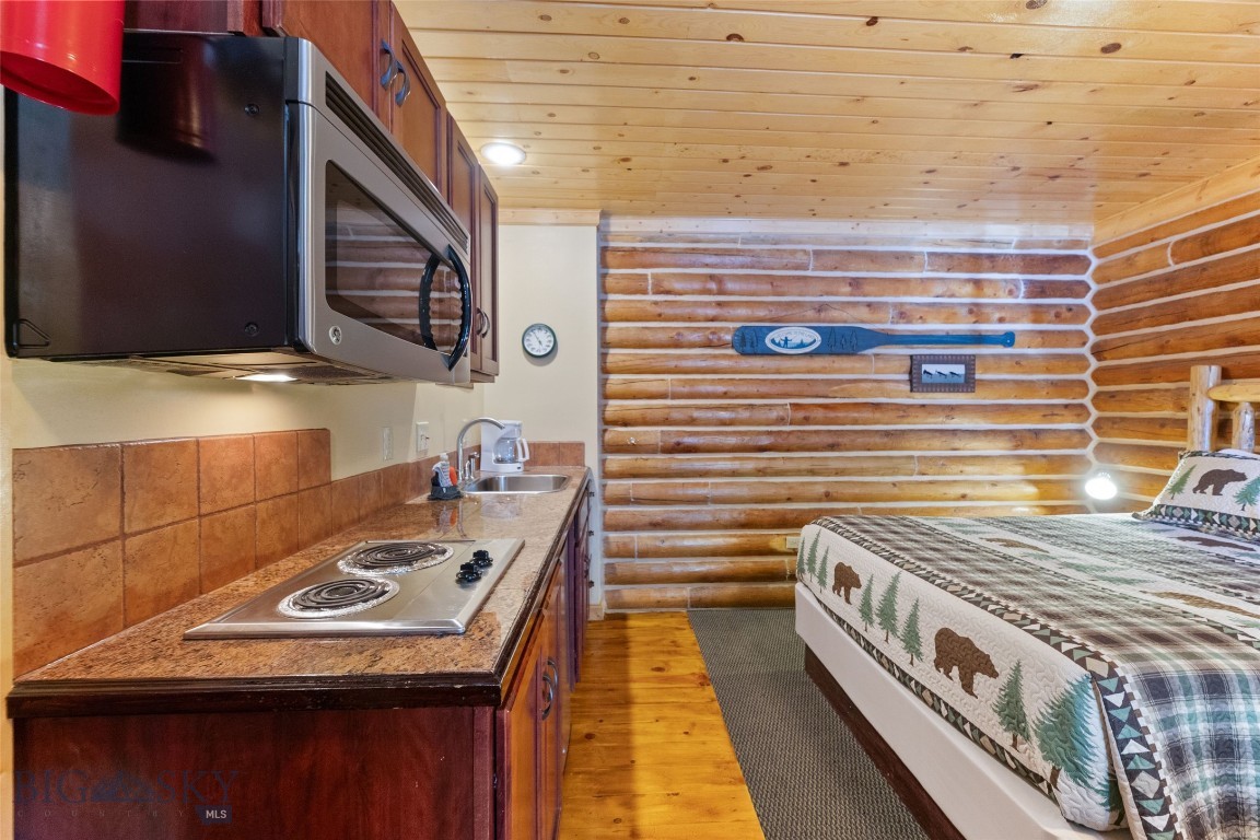 701 Bauer Lane 8