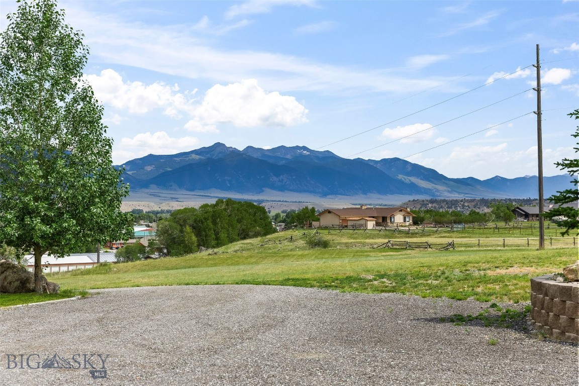12 Indian Ridge Trail