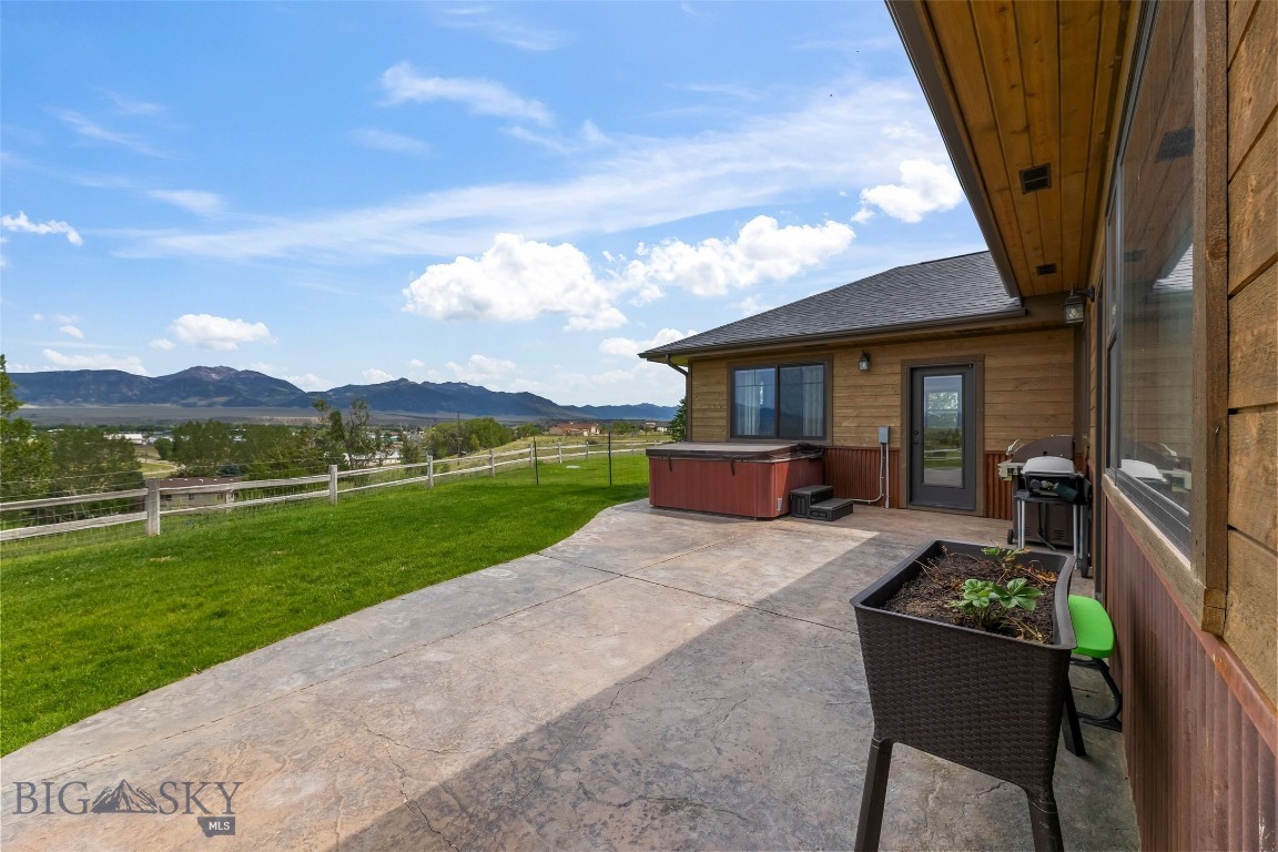 12 Indian Ridge Trail