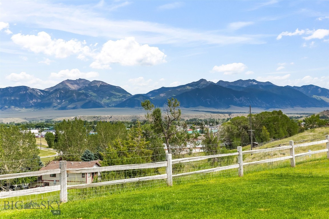 12 Indian Ridge Trail