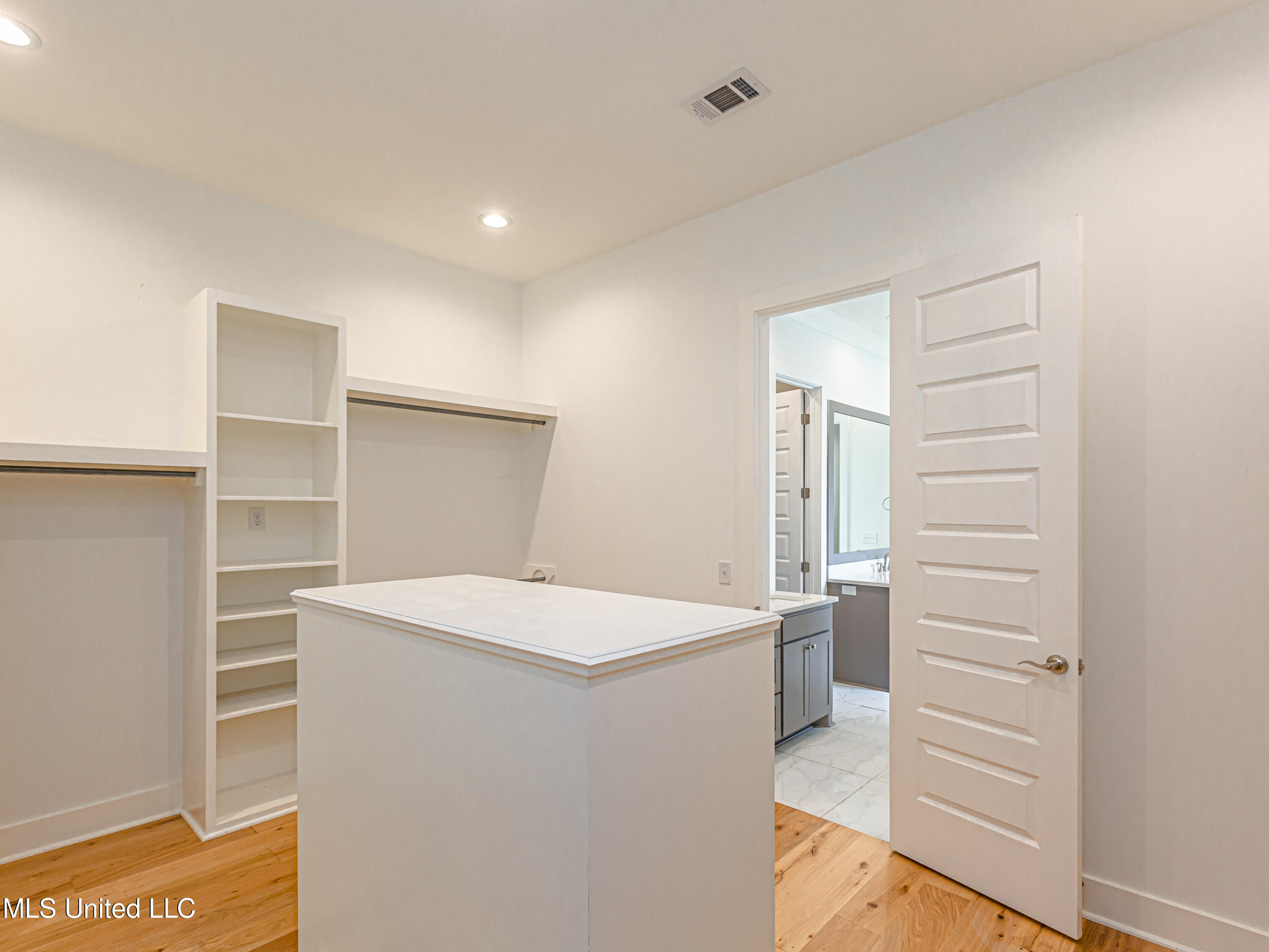 104 First Colony Boulevard
