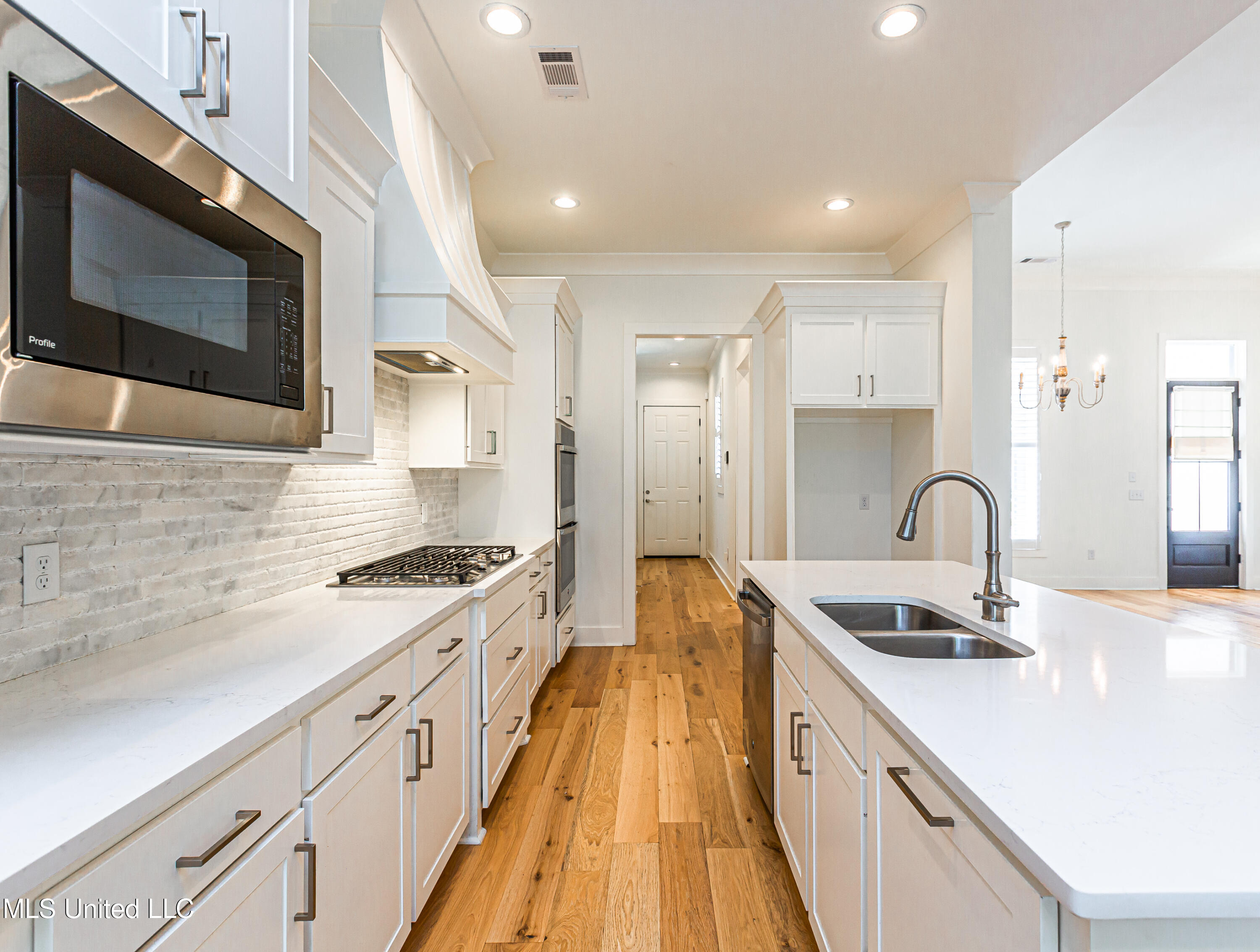 104 First Colony Boulevard