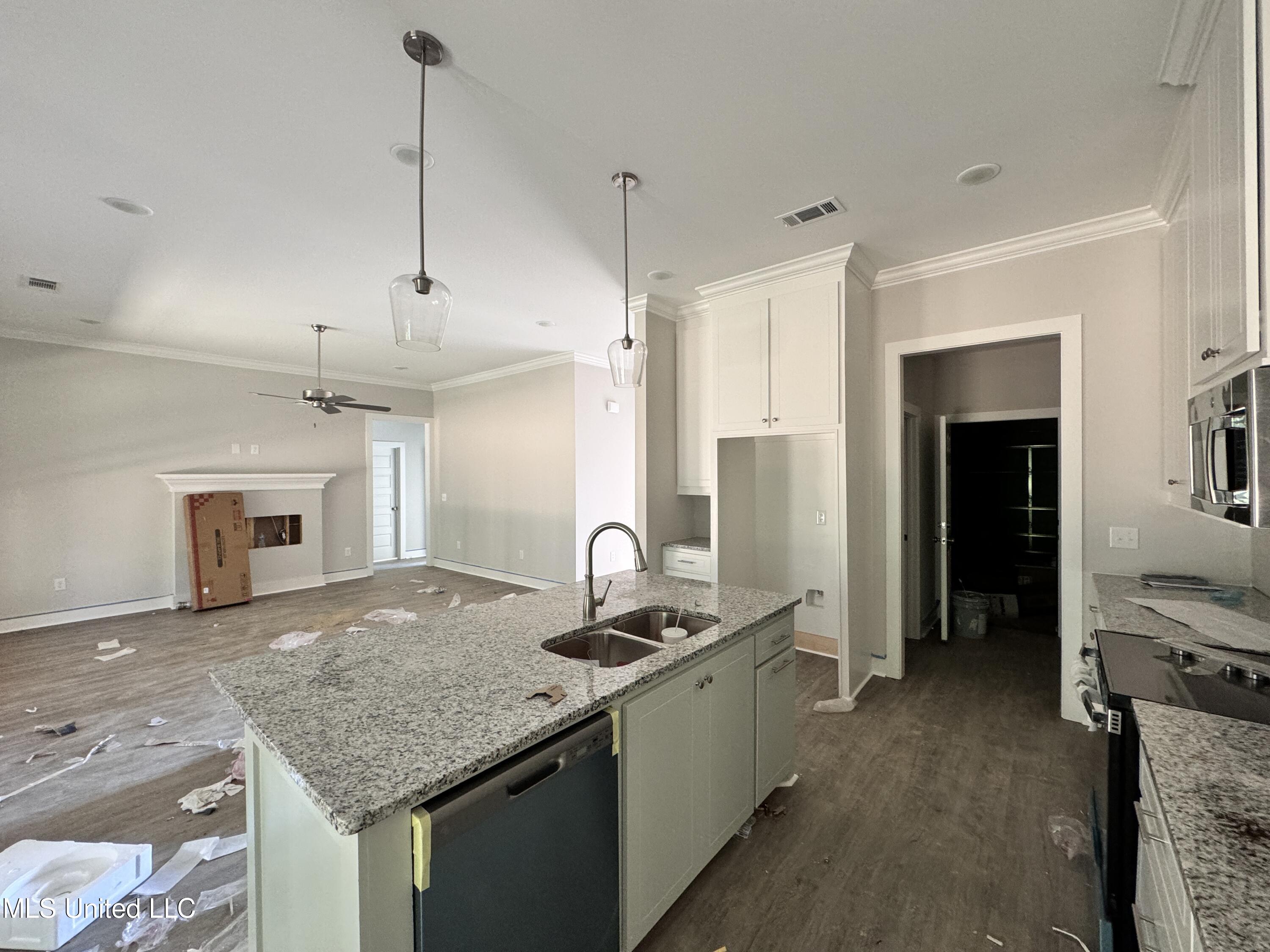 733 Magnolia Point Circle