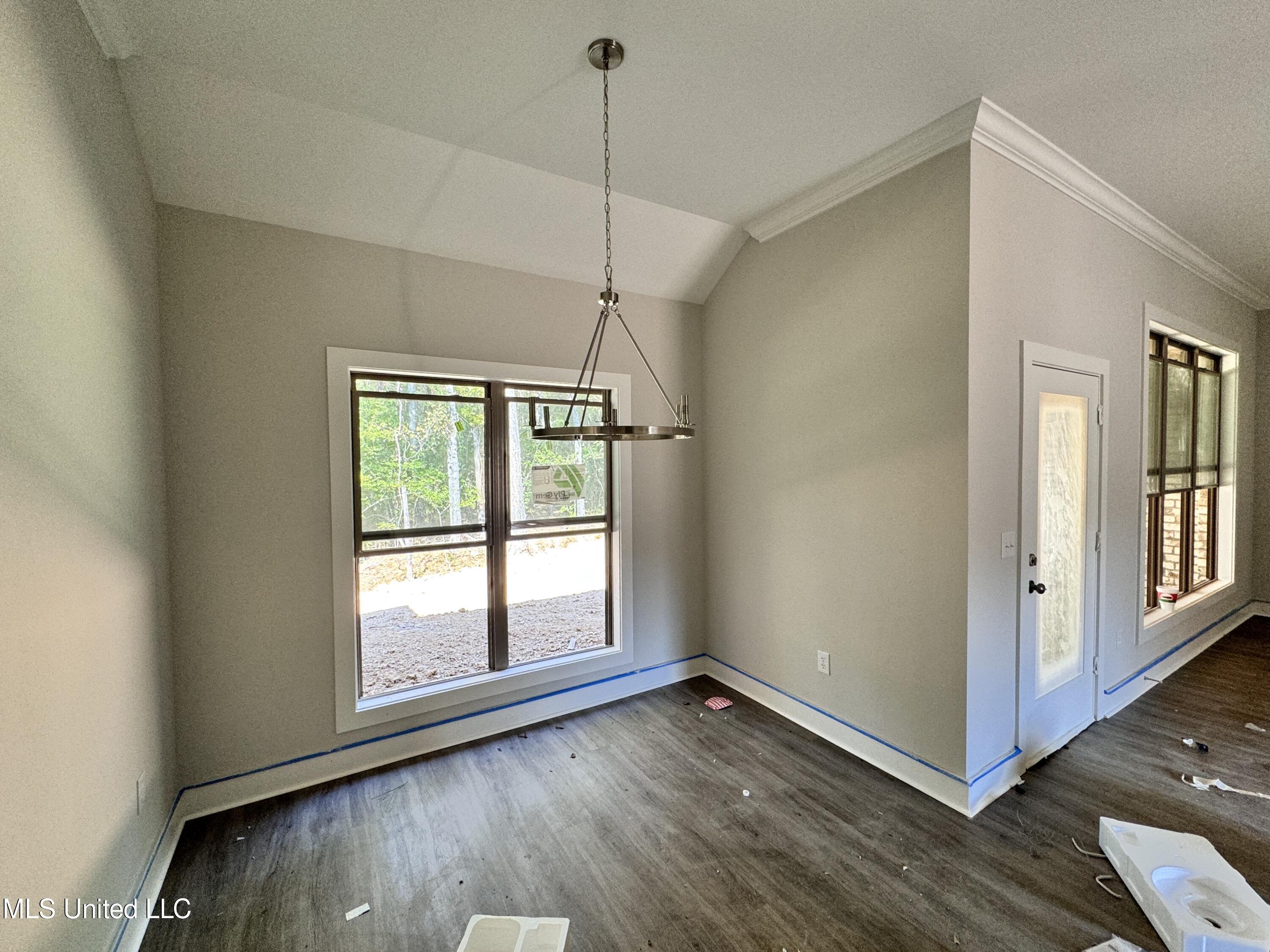 733 Magnolia Point Circle