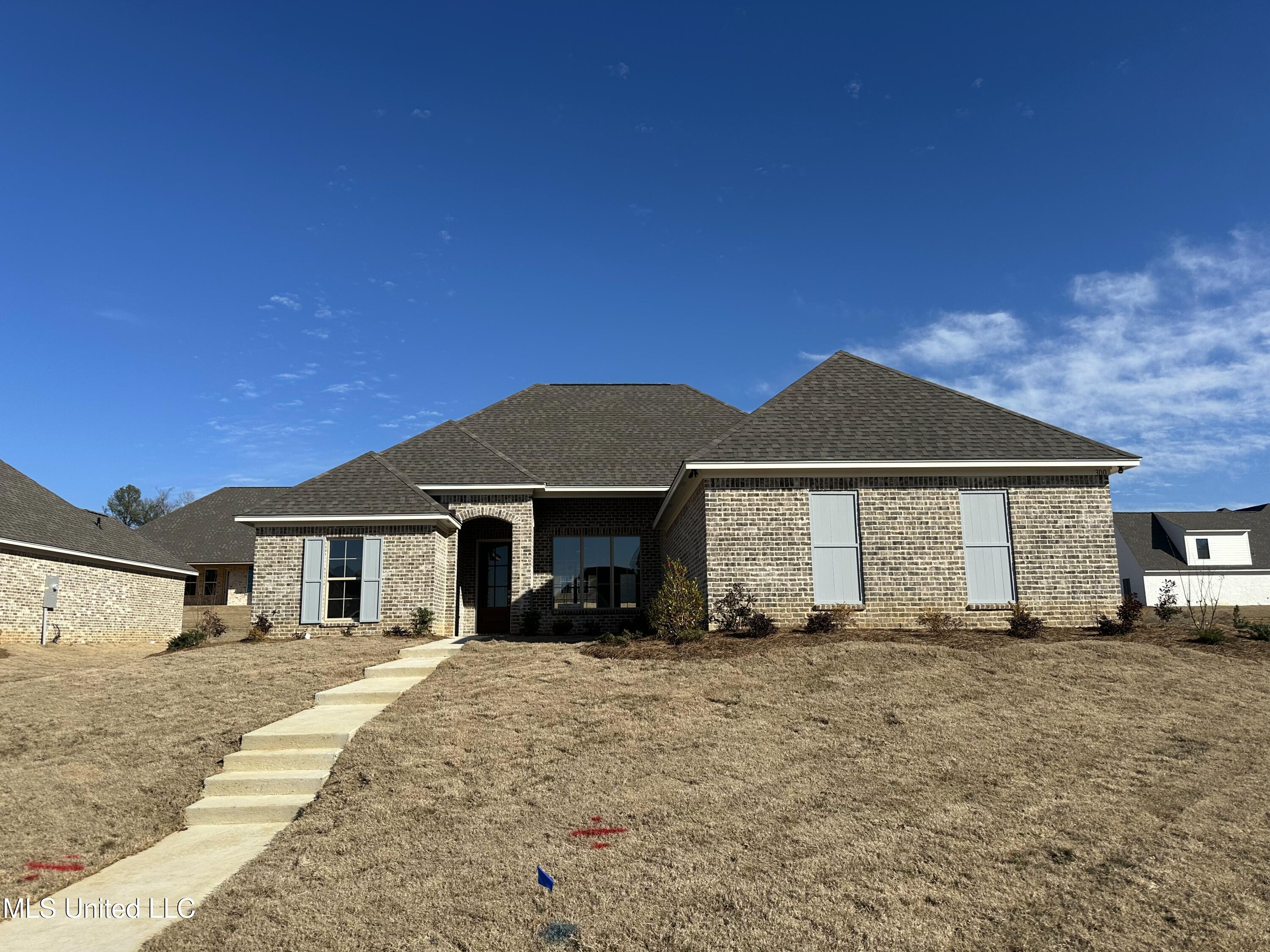 300 Chapel Crest Cove