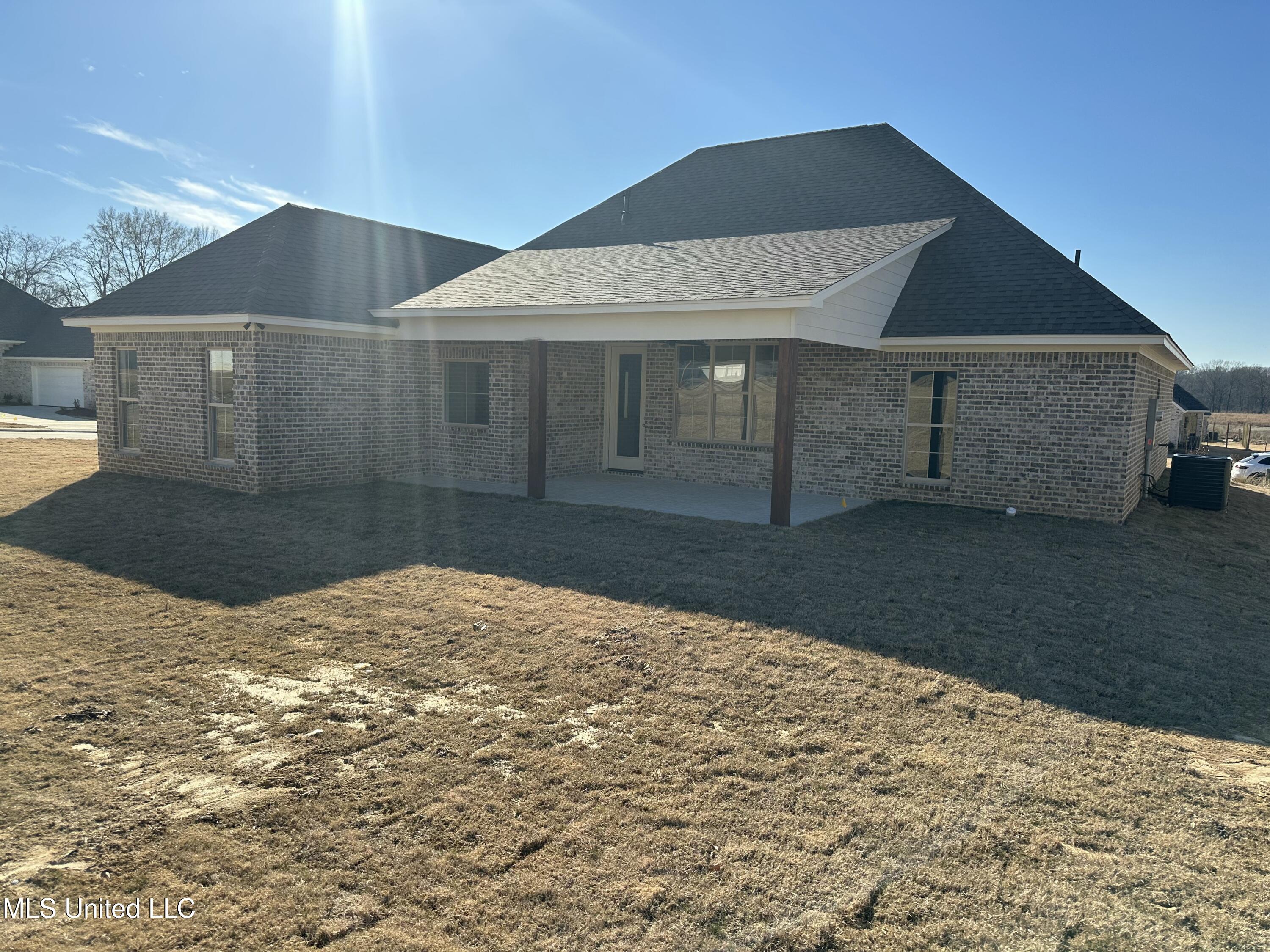 300 Chapel Crest Cove