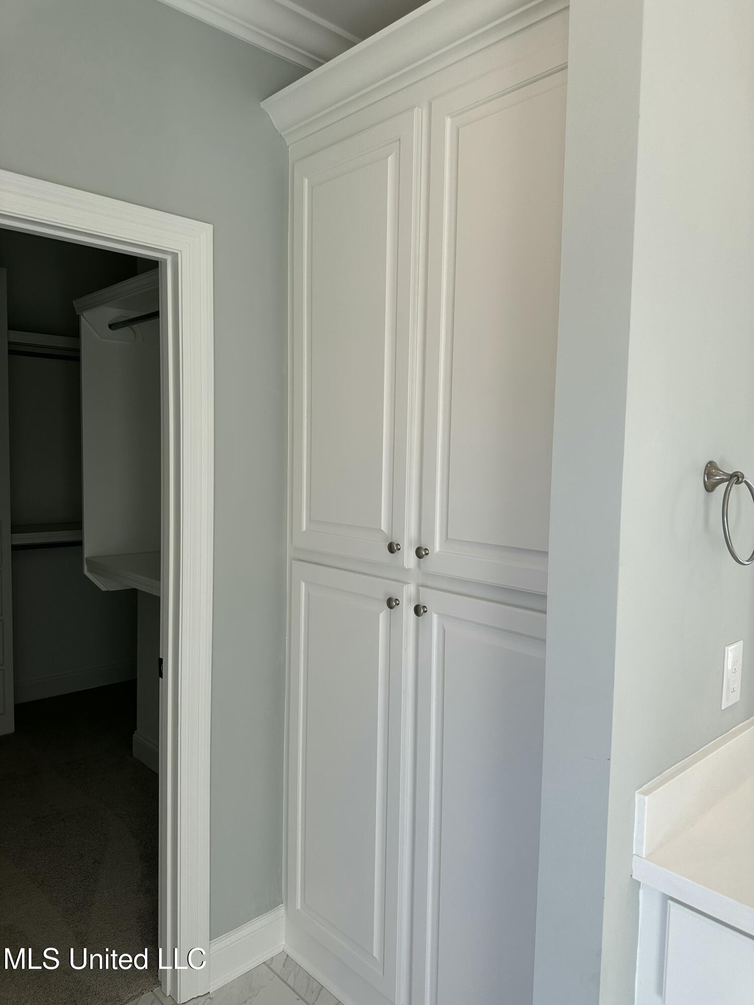 300 Chapel Crest Cove
