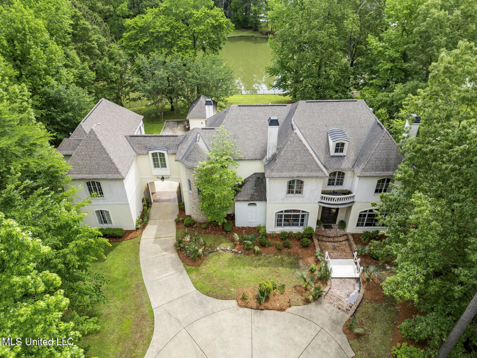 104 Summer Lake Drive