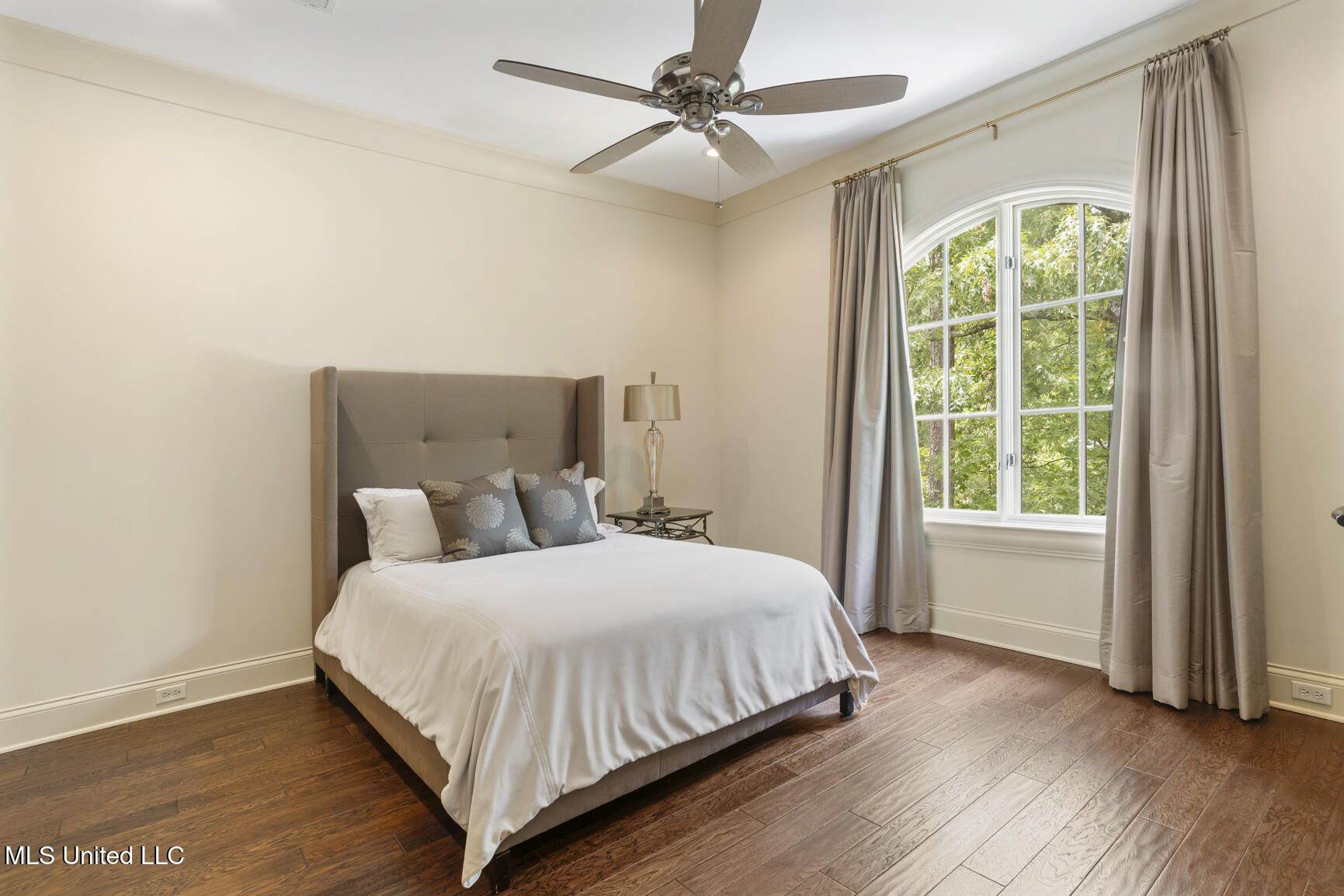 104 Summer Lake Drive