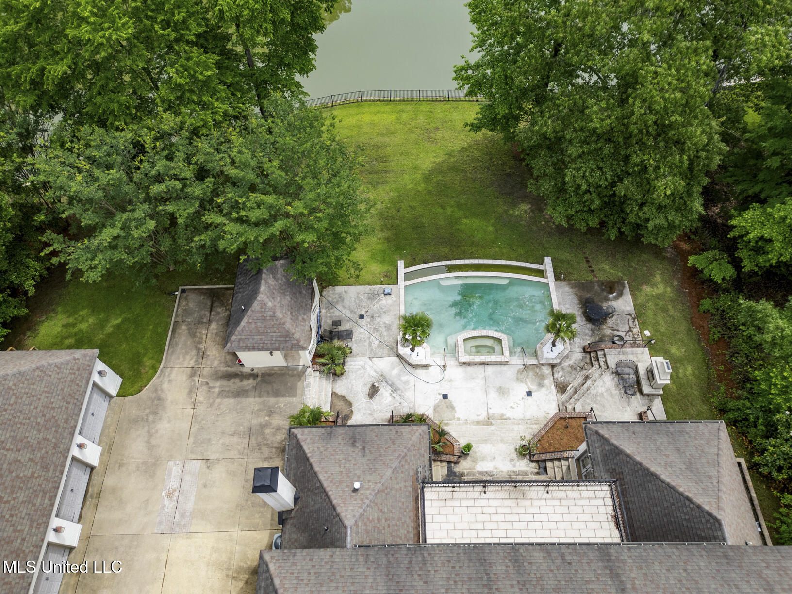 104 Summer Lake Drive