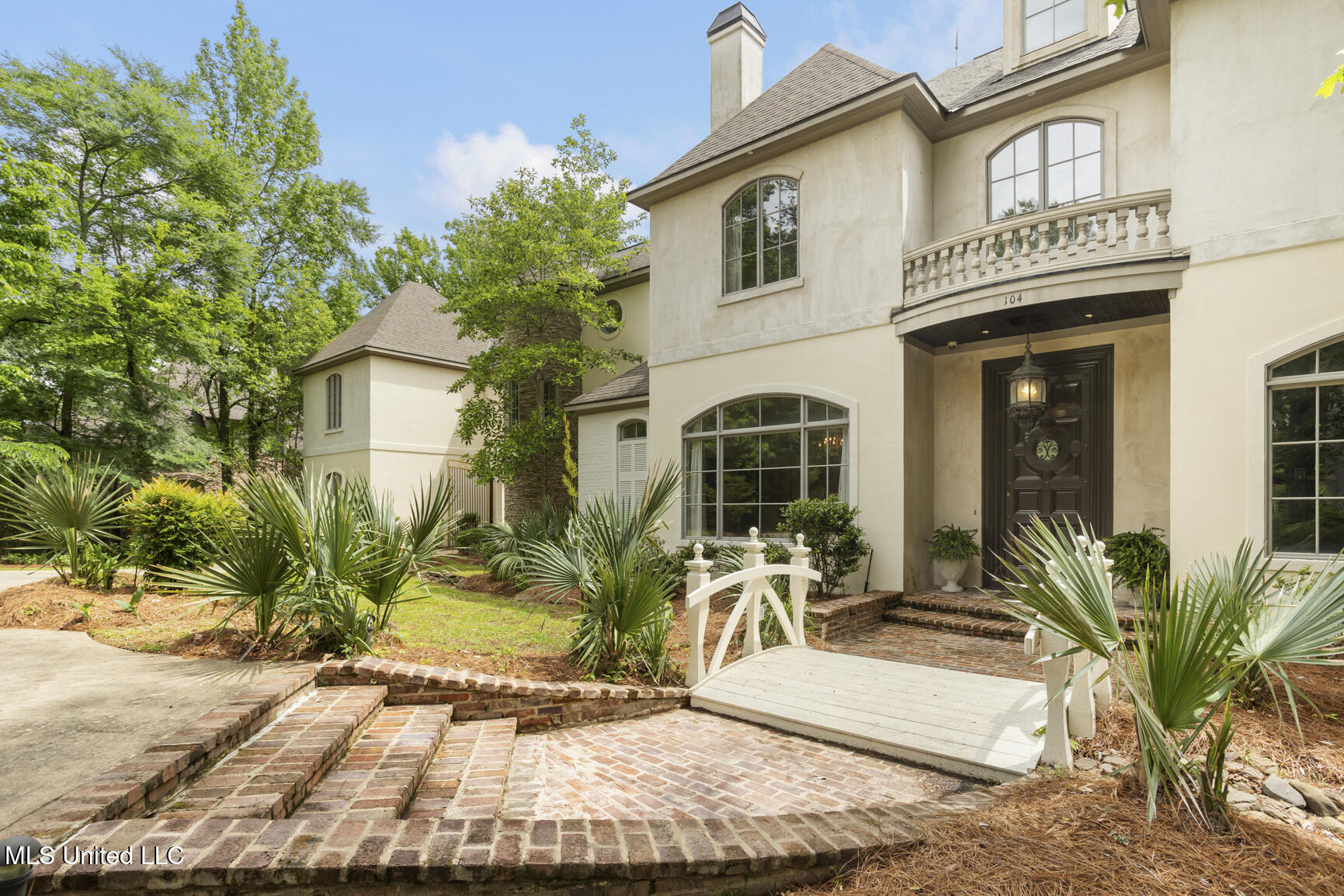 104 Summer Lake Drive