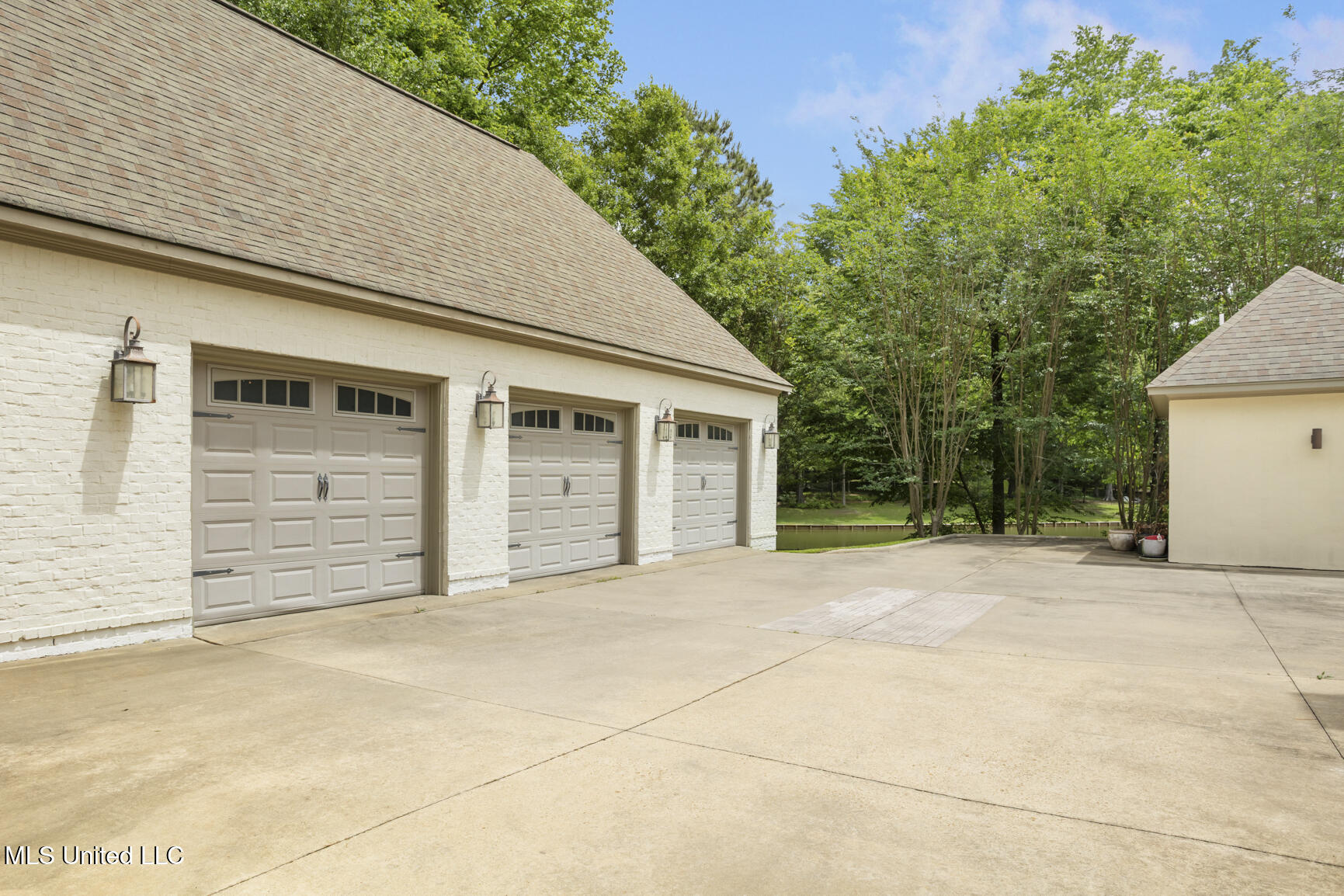 104 Summer Lake Drive