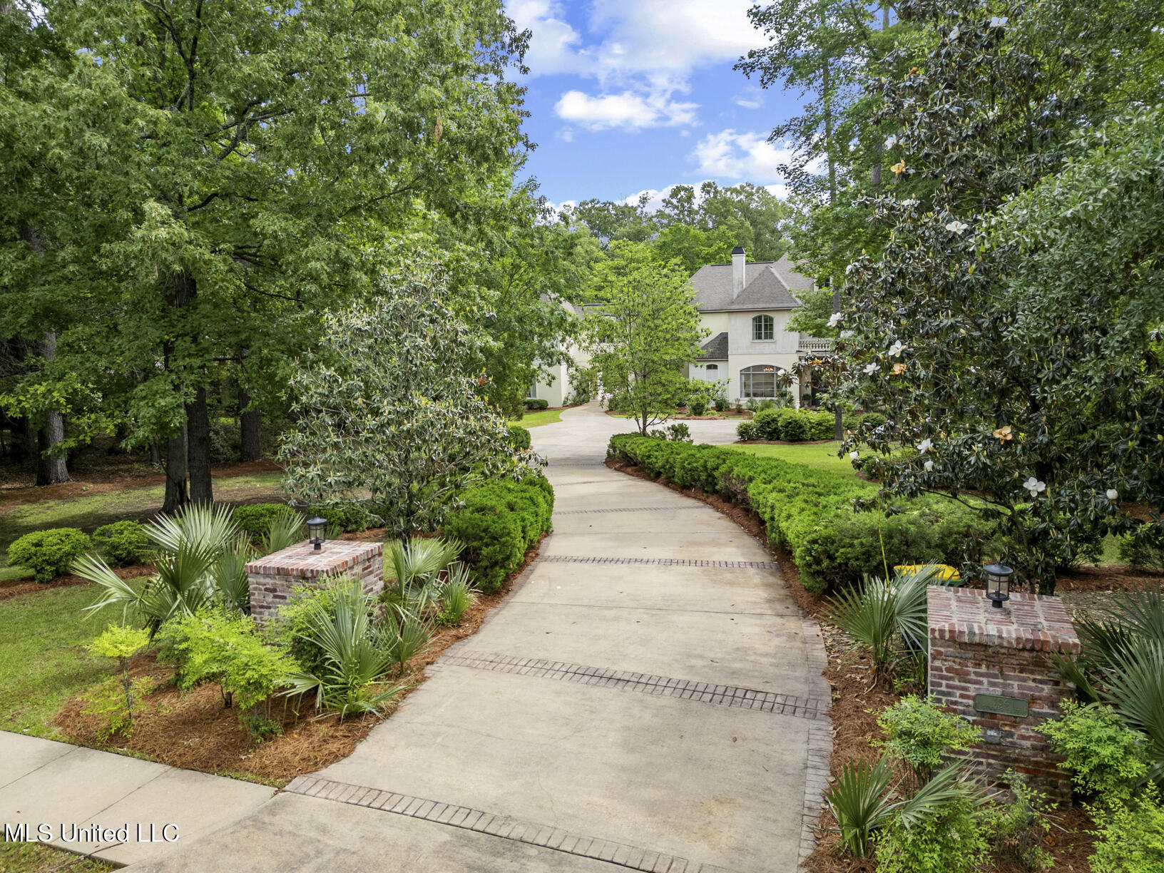 104 Summer Lake Drive