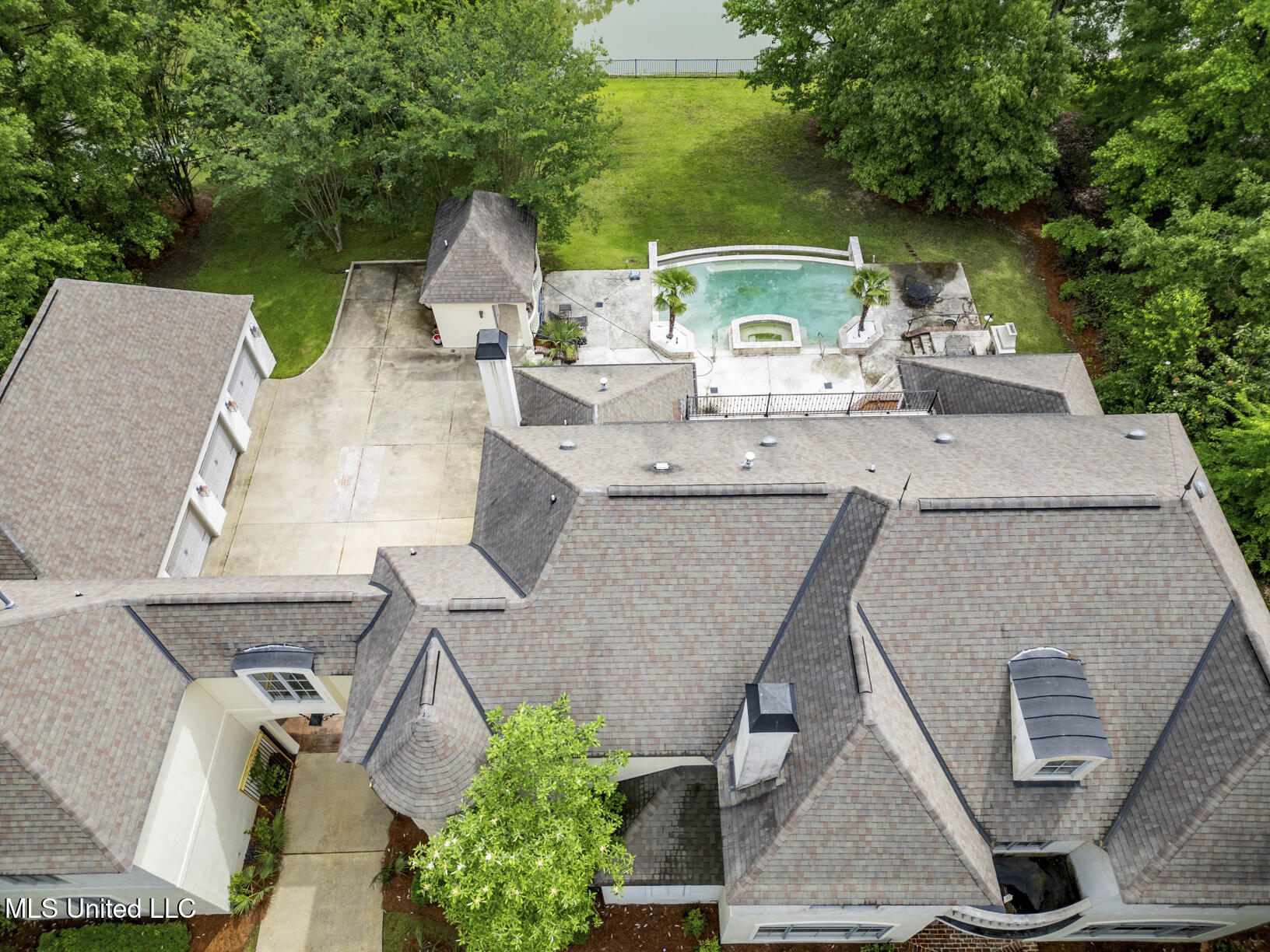 104 Summer Lake Drive