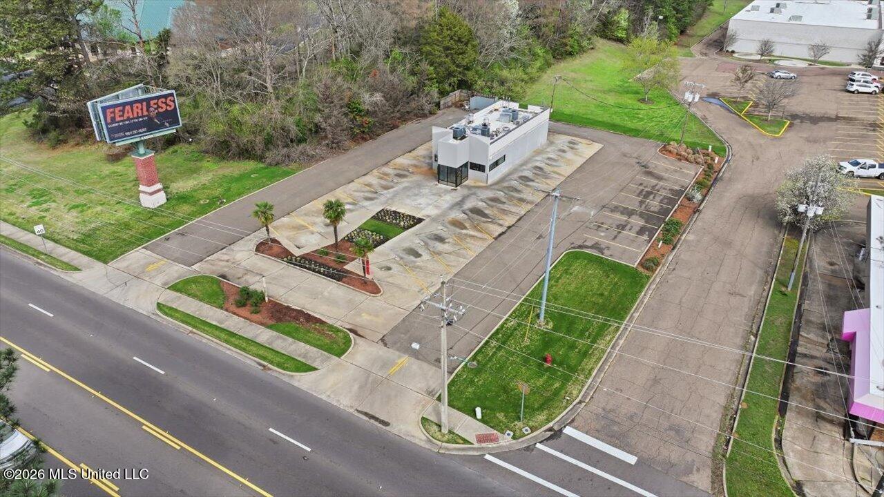 1900 E County Line Road