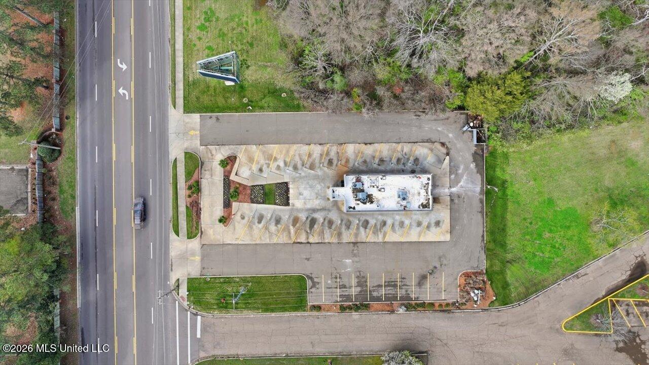 1900 E County Line Road