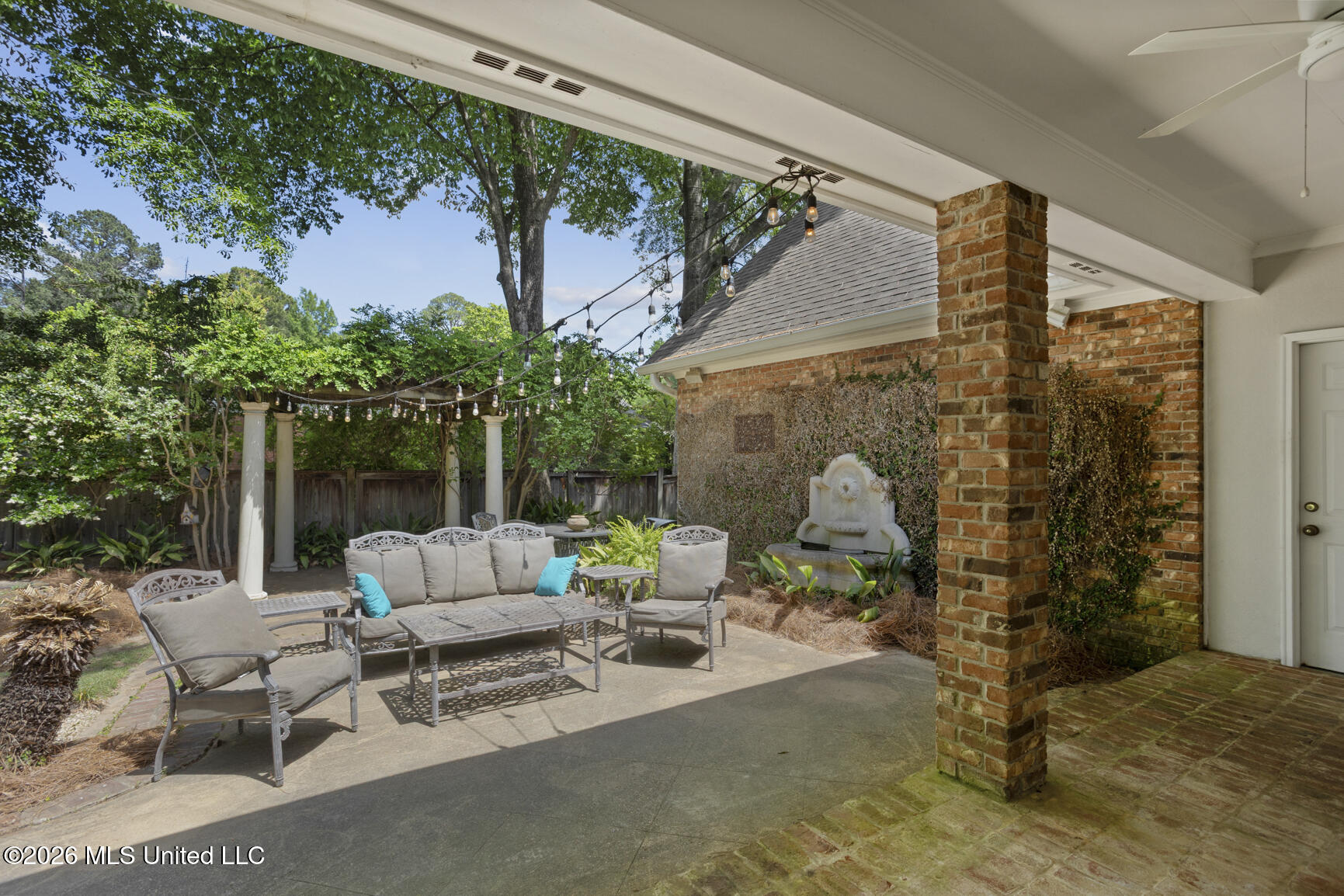 5366 Carolwood Drive